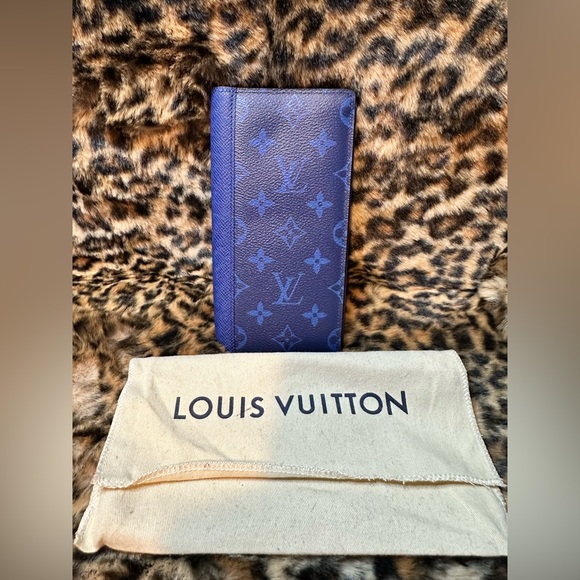 Taigarama Brazza Wallet in Navy Blue - Picture 1 of 7